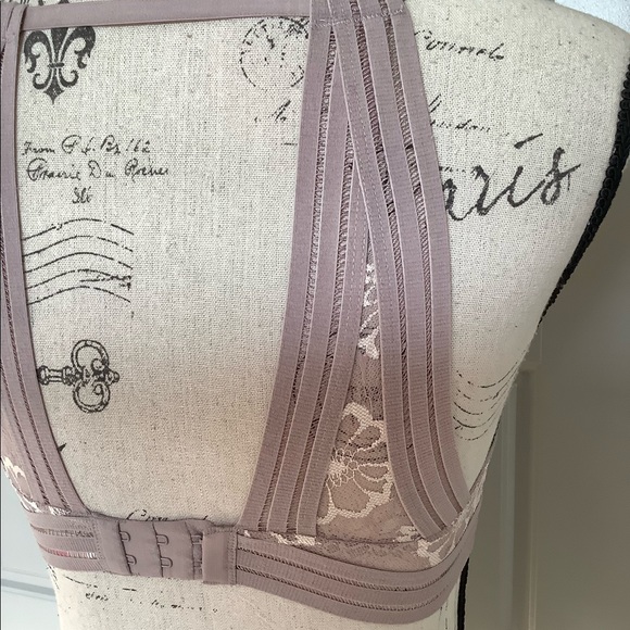 🌸 PINK Lace Bra 🌸 - Picture 6 of 8